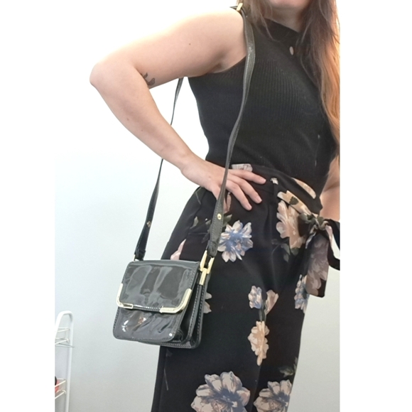 Nine West | Dark green mini purse with long strap & gold details - Picture 16 of 16